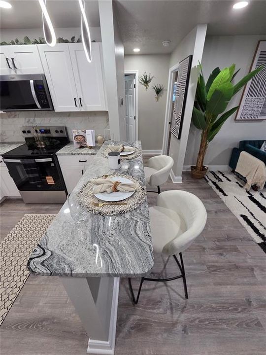 На продажу: $324,990 (3 спален, 2 ванн, 1254 Квадратных фут)
