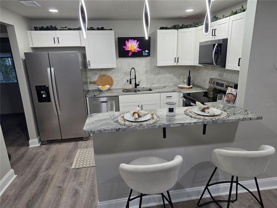 На продажу: $324,990 (3 спален, 2 ванн, 1254 Квадратных фут)