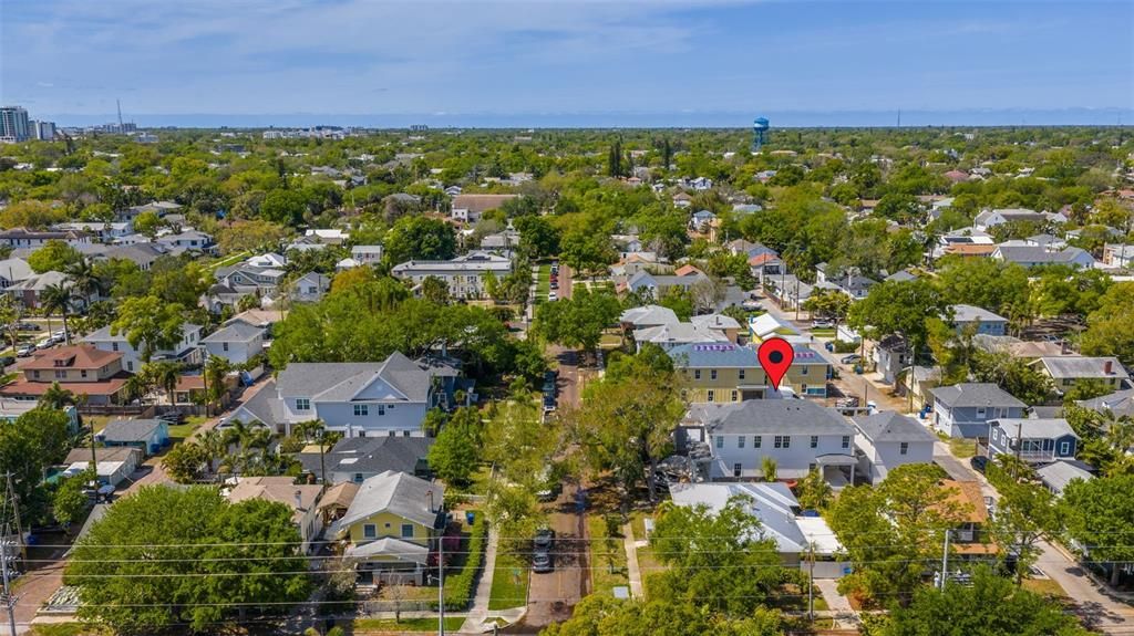 Active With Contract: $2,699,000 (5 beds, 4 baths, 3409 Square Feet)