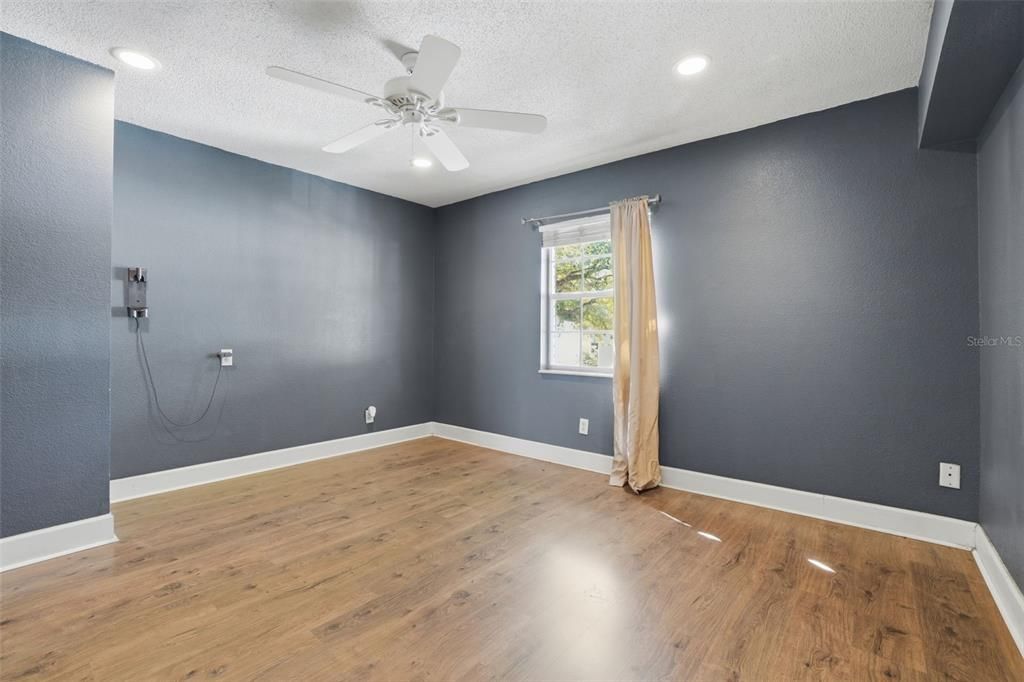 Activo con contrato: $129,990 (1 camas, 1 baños, 678 Pies cuadrados)