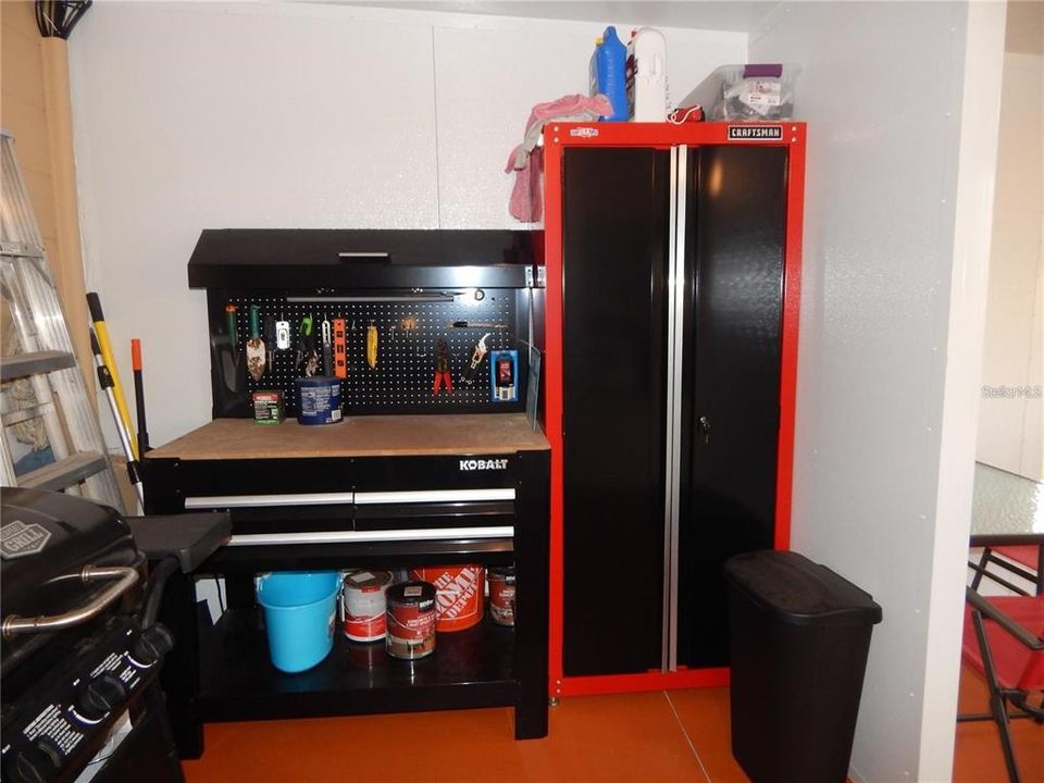 For Sale: $79,900 (1 beds, 1 baths, 780 Square Feet)