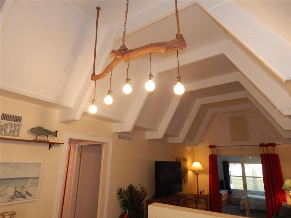 For Sale: $79,900 (1 beds, 1 baths, 780 Square Feet)