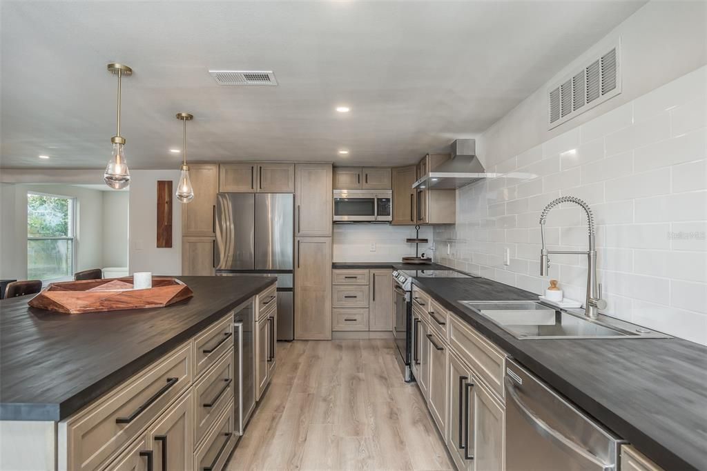En Renta: $2,350 (3 camas, 2 baños, 1842 Pies cuadrados)