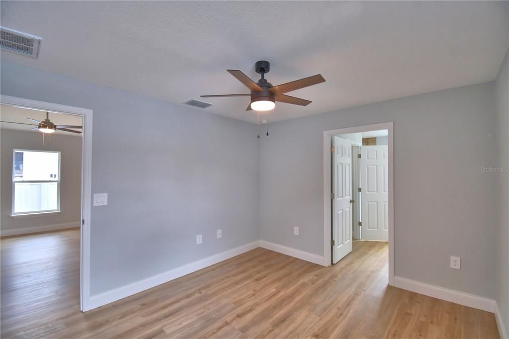 Activo con contrato: $249,900 (3 camas, 2 baños, 1342 Pies cuadrados)