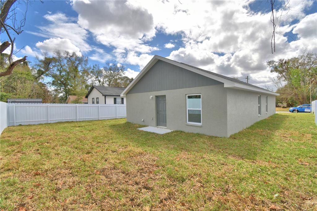 Activo con contrato: $249,900 (3 camas, 2 baños, 1342 Pies cuadrados)