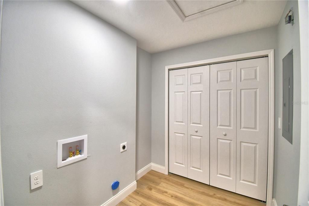 Activo con contrato: $249,900 (3 camas, 2 baños, 1342 Pies cuadrados)