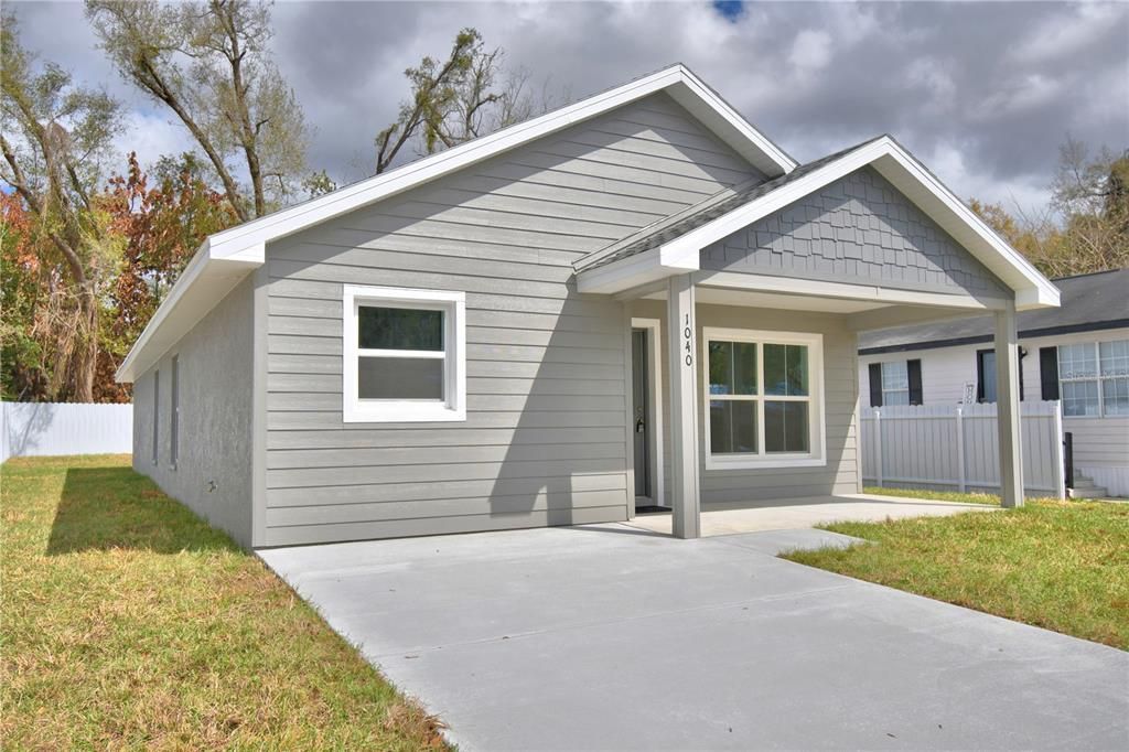 Activo con contrato: $249,900 (3 camas, 2 baños, 1342 Pies cuadrados)