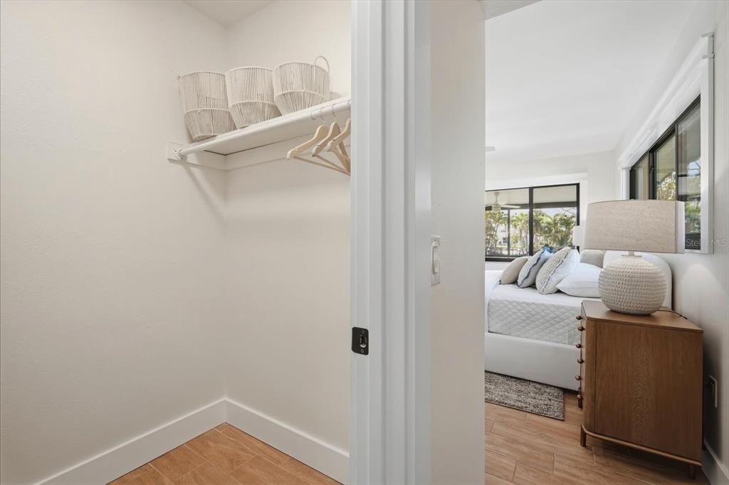 For Sale: $1,735,000 (3 beds, 2 baths, 1692 Square Feet)