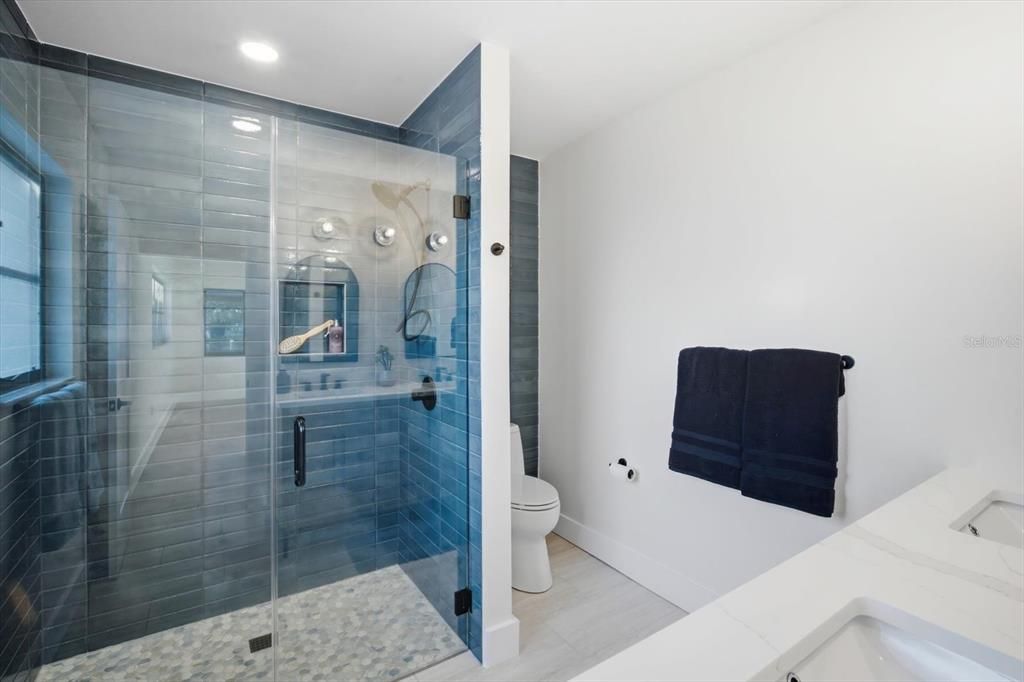 For Sale: $1,735,000 (3 beds, 2 baths, 1692 Square Feet)