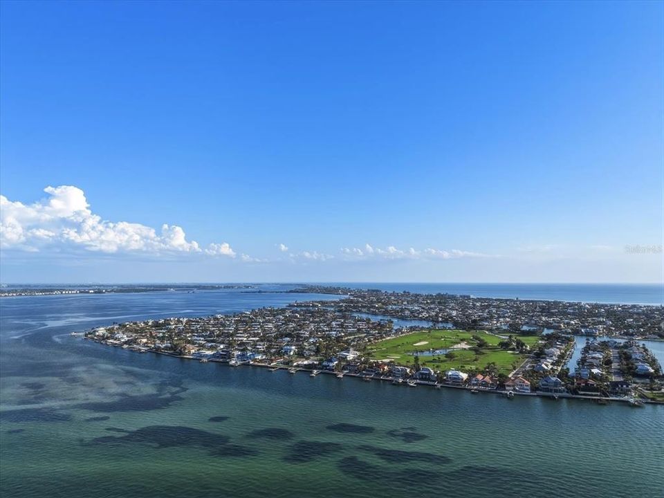 For Sale: $1,735,000 (3 beds, 2 baths, 1692 Square Feet)