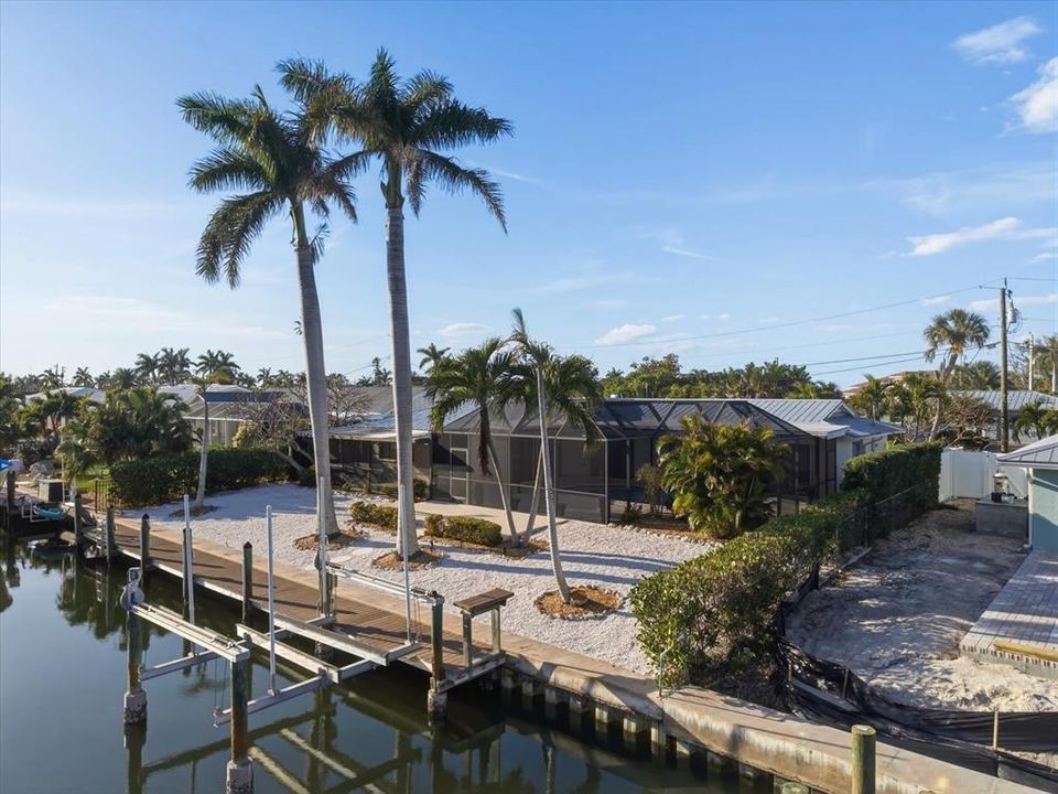 For Sale: $1,735,000 (3 beds, 2 baths, 1692 Square Feet)