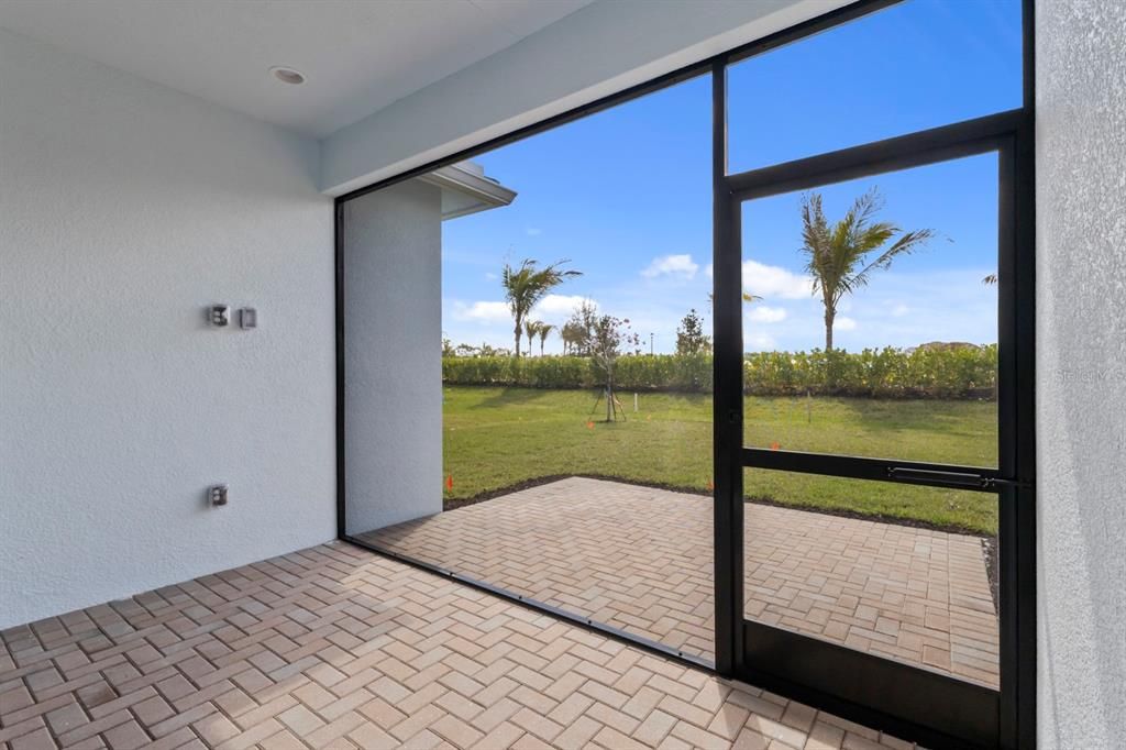 For Sale: $378,900 (2 beds, 2 baths, 1599 Square Feet)