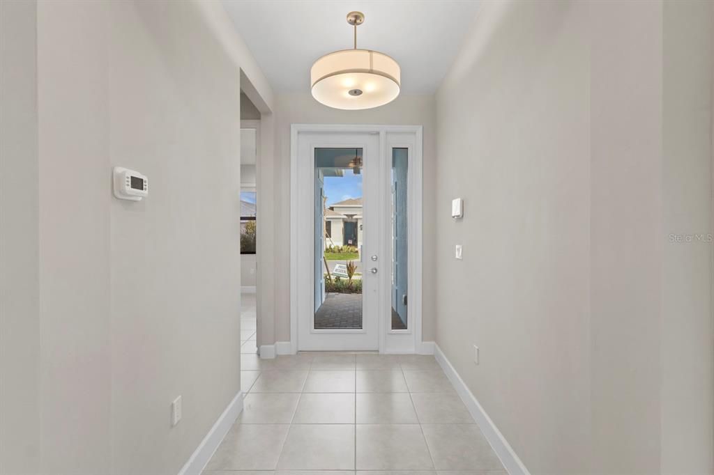 For Sale: $378,900 (2 beds, 2 baths, 1599 Square Feet)