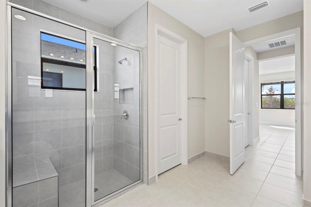 For Sale: $378,900 (2 beds, 2 baths, 1599 Square Feet)