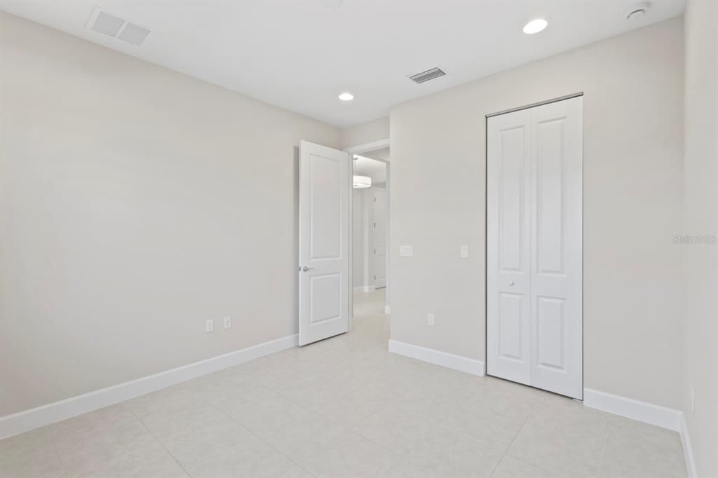 For Sale: $378,900 (2 beds, 2 baths, 1599 Square Feet)