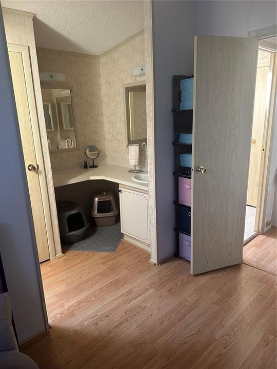 Active With Contract: $174,500 (2 beds, 2 baths, 1256 Square Feet)