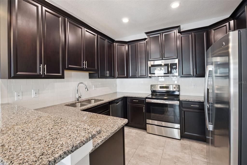 Activo con contrato: $319,999 (2 camas, 2 baños, 1503 Pies cuadrados)