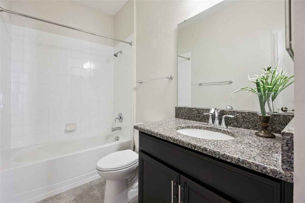 Activo con contrato: $319,999 (2 camas, 2 baños, 1503 Pies cuadrados)