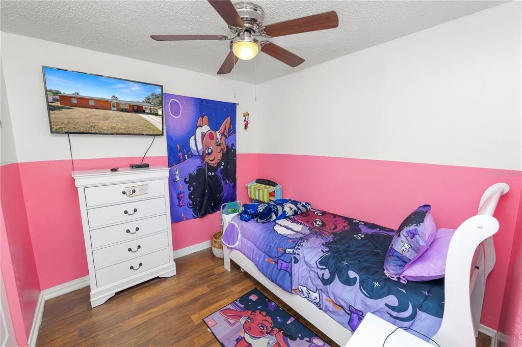 For Sale: $205,000 (3 beds, 2 baths, 1077 Square Feet)