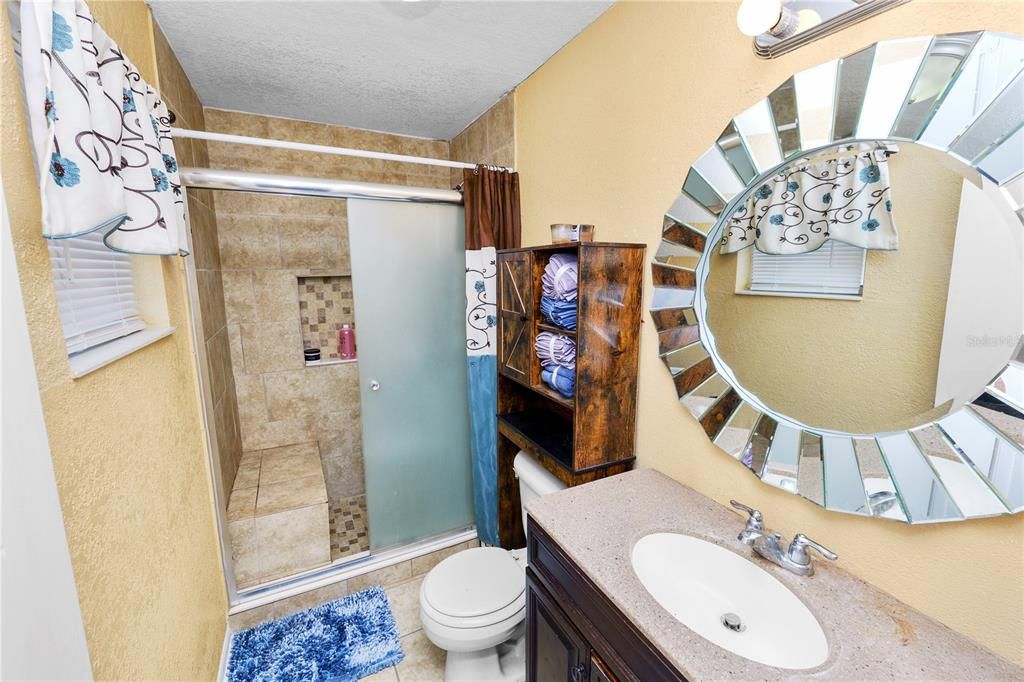 For Sale: $205,000 (3 beds, 2 baths, 1077 Square Feet)