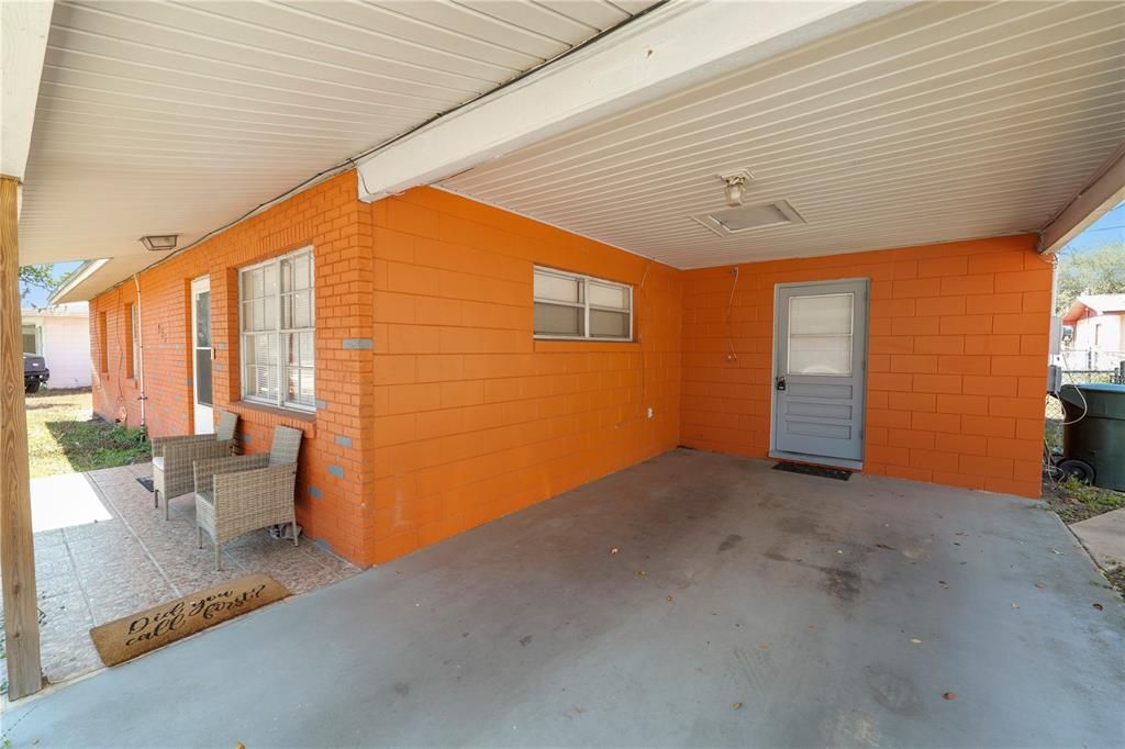 For Sale: $205,000 (3 beds, 2 baths, 1077 Square Feet)