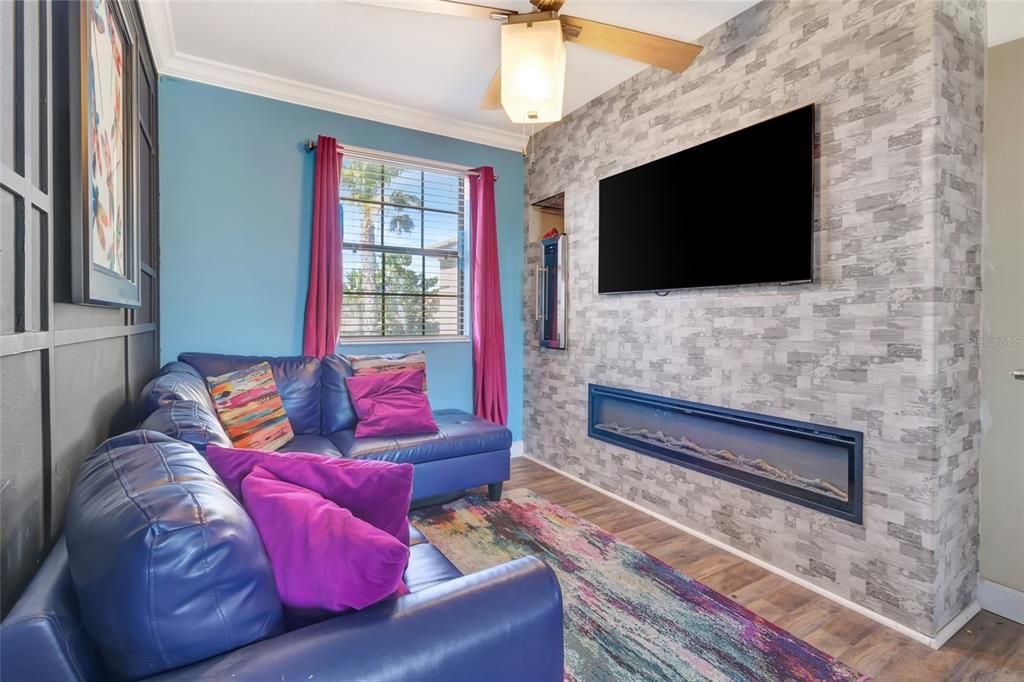 Activo con contrato: $575,000 (5 camas, 3 baños, 3623 Pies cuadrados)