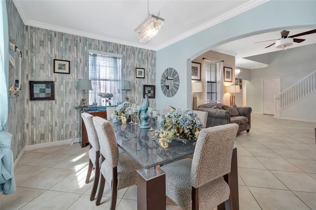 Activo con contrato: $575,000 (5 camas, 3 baños, 3623 Pies cuadrados)