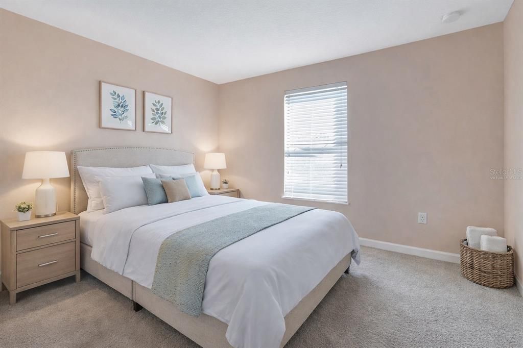 Activo con contrato: $575,000 (5 camas, 3 baños, 3623 Pies cuadrados)