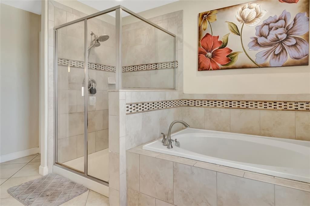 Activo con contrato: $575,000 (5 camas, 3 baños, 3623 Pies cuadrados)