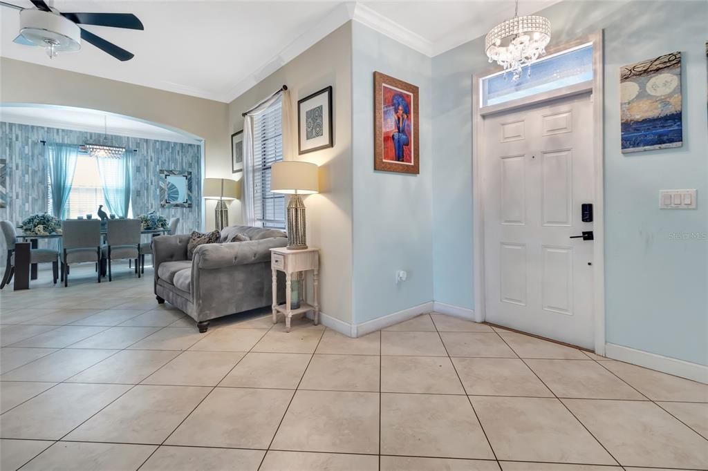 Activo con contrato: $575,000 (5 camas, 3 baños, 3623 Pies cuadrados)