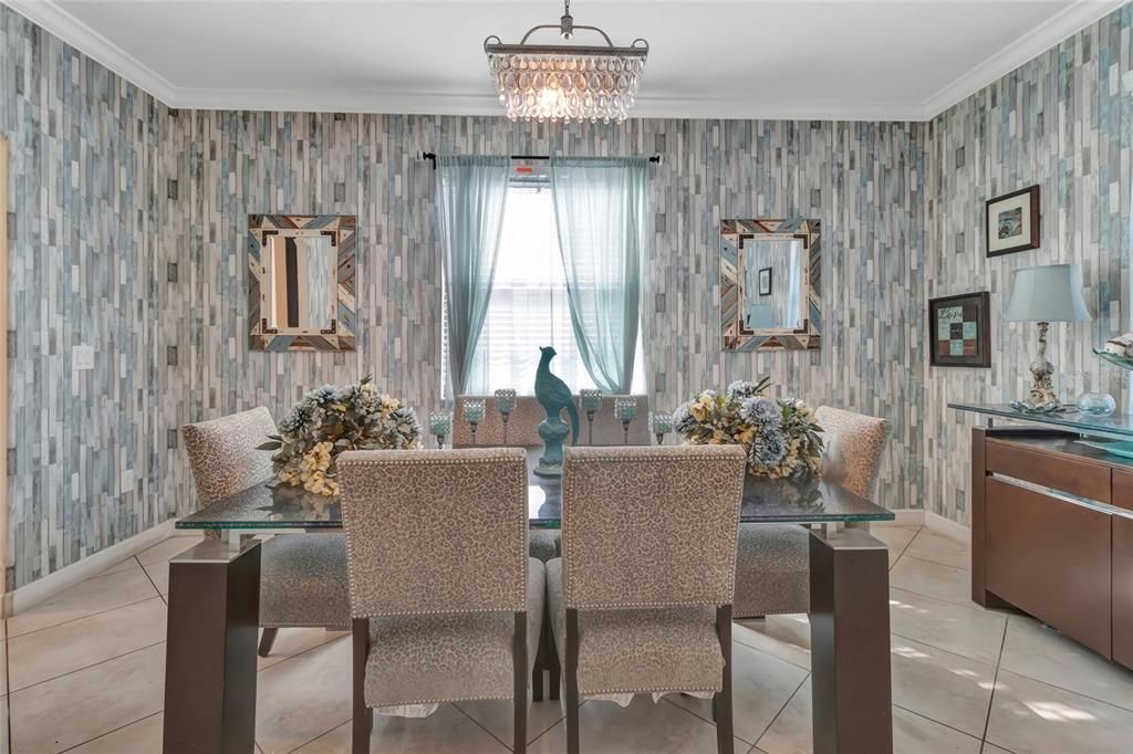 Activo con contrato: $575,000 (5 camas, 3 baños, 3623 Pies cuadrados)