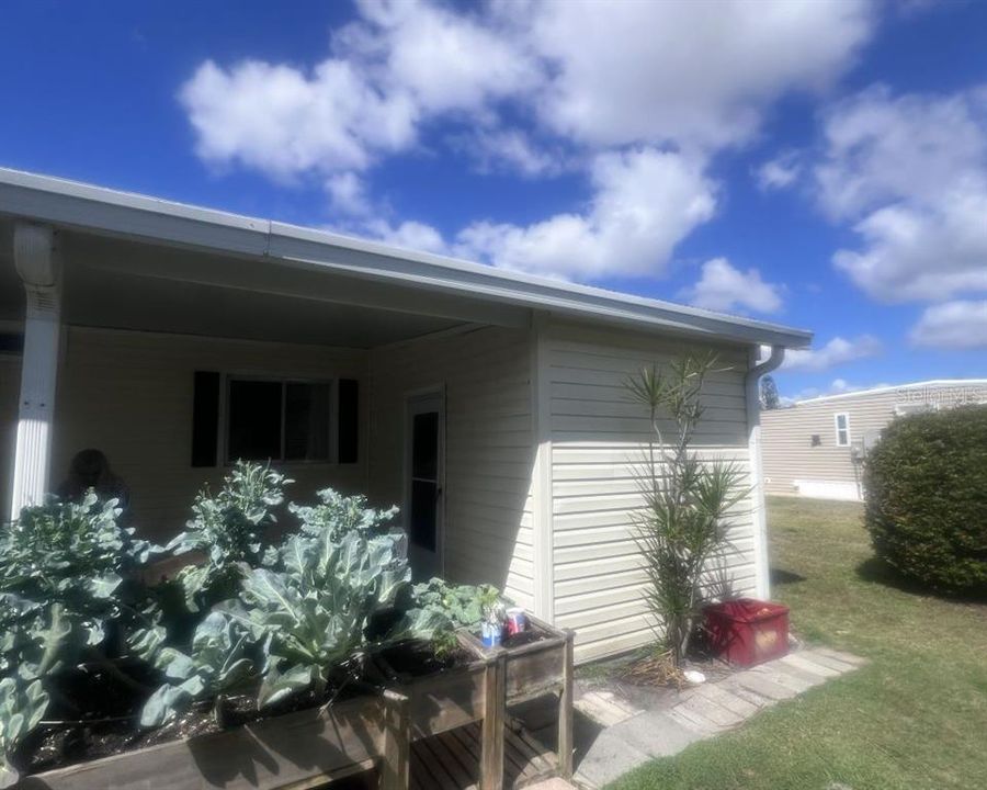 For Sale: $115,000 (2 beds, 2 baths, 1104 Square Feet)