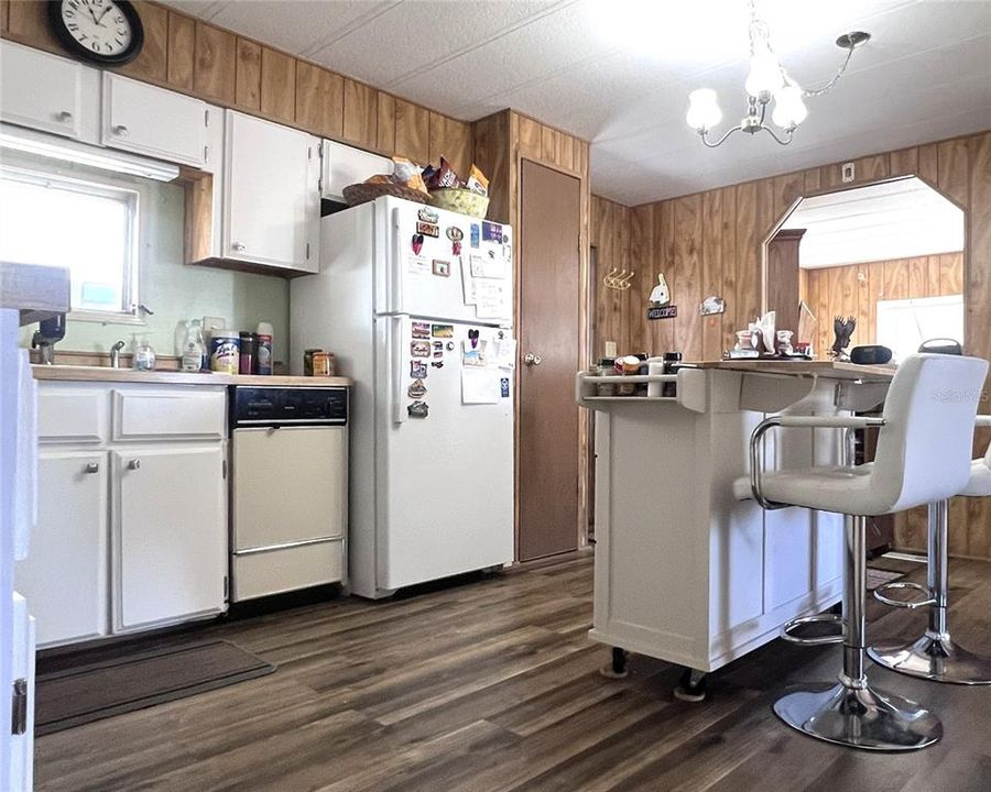 For Sale: $115,000 (2 beds, 2 baths, 1104 Square Feet)