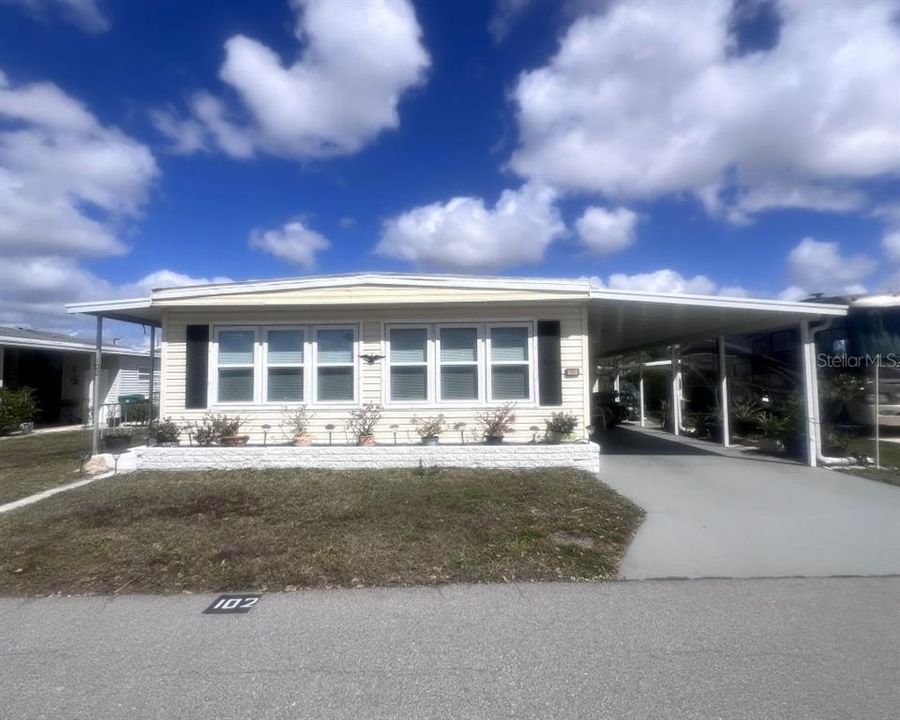 For Sale: $115,000 (2 beds, 2 baths, 1104 Square Feet)