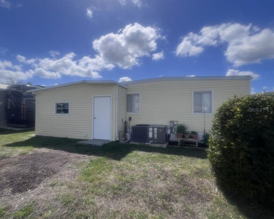For Sale: $115,000 (2 beds, 2 baths, 1104 Square Feet)