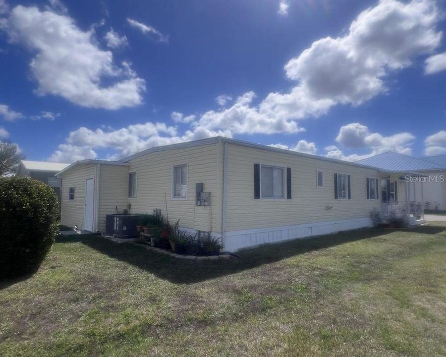 For Sale: $115,000 (2 beds, 2 baths, 1104 Square Feet)