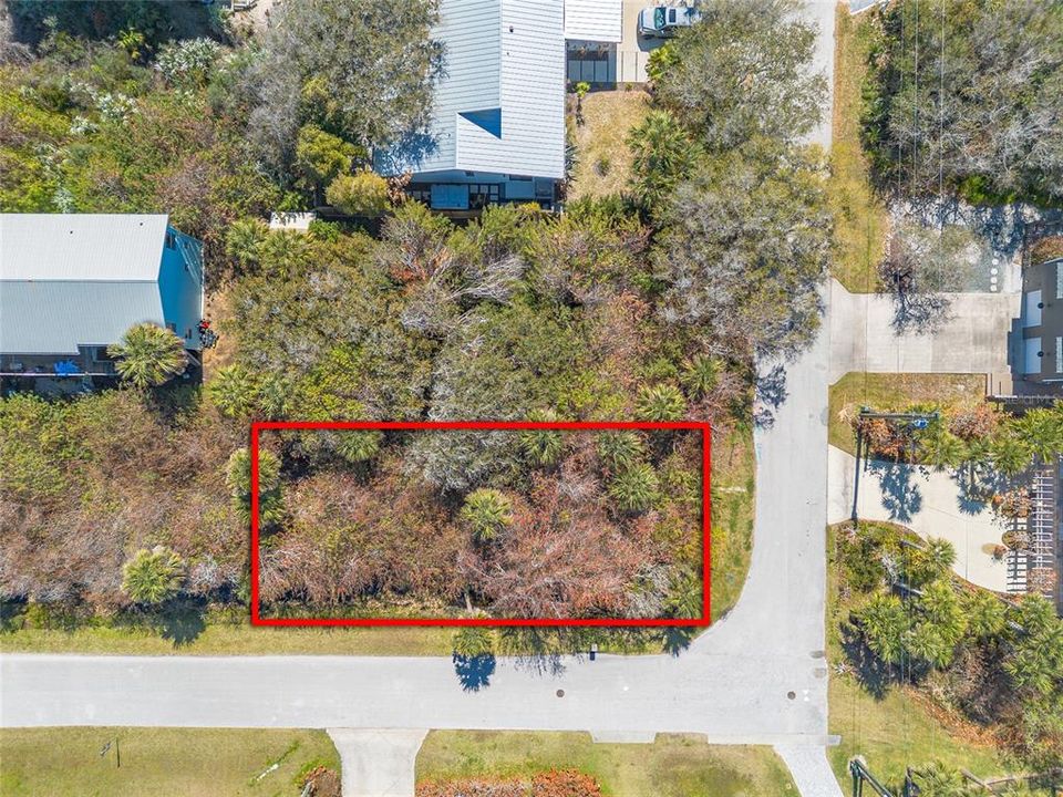 На продажу: $299,000 (0.11 acres)