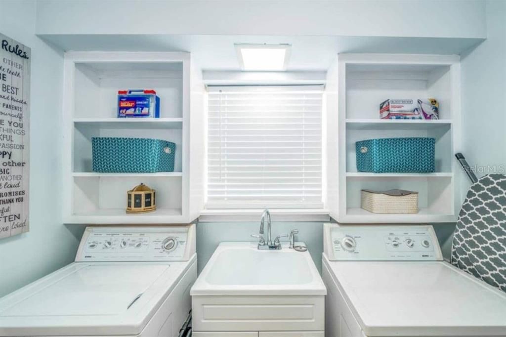 For Sale: $475,000 (5 beds, 3 baths, 2752 Square Feet)