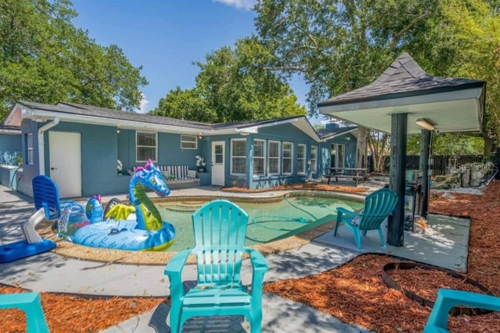 For Sale: $475,000 (5 beds, 3 baths, 2752 Square Feet)