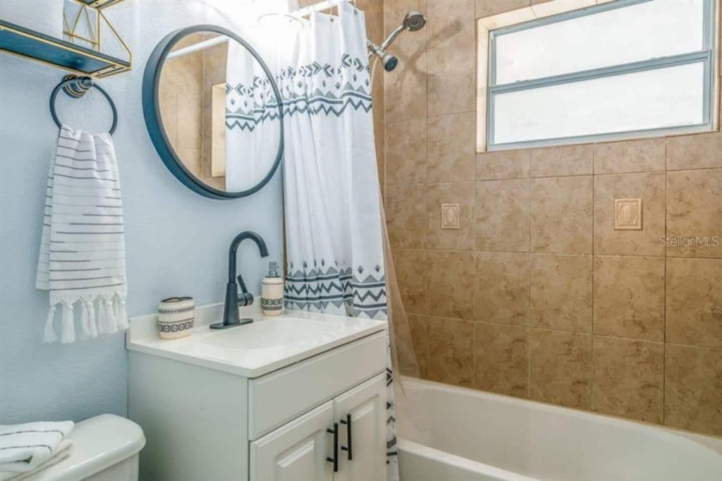 For Sale: $475,000 (5 beds, 3 baths, 2752 Square Feet)