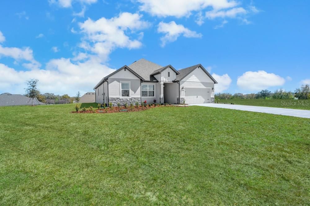 For Sale: $599,900 (4 beds, 2 baths, 2115 Square Feet)