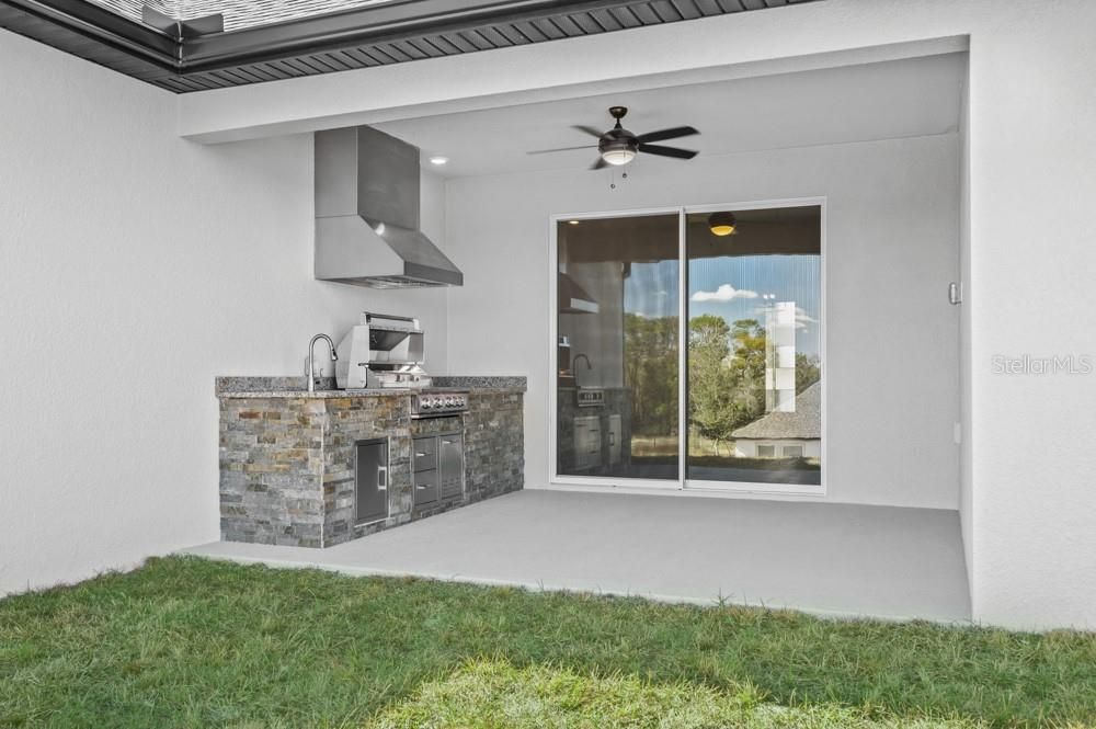 For Sale: $599,900 (4 beds, 2 baths, 2115 Square Feet)