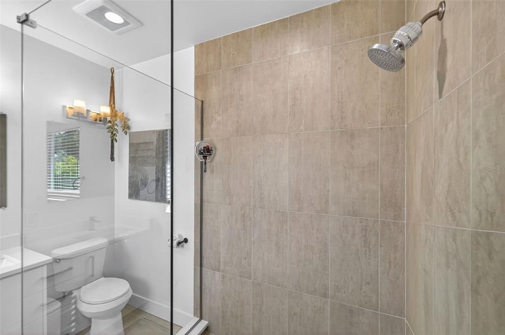 For Rent: $3,500 (3 beds, 2 baths, 1558 Square Feet)