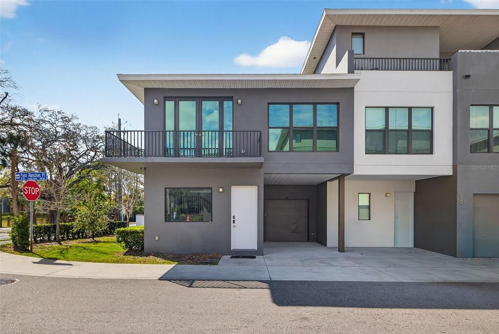 For Rent: $3,500 (3 beds, 2 baths, 1558 Square Feet)