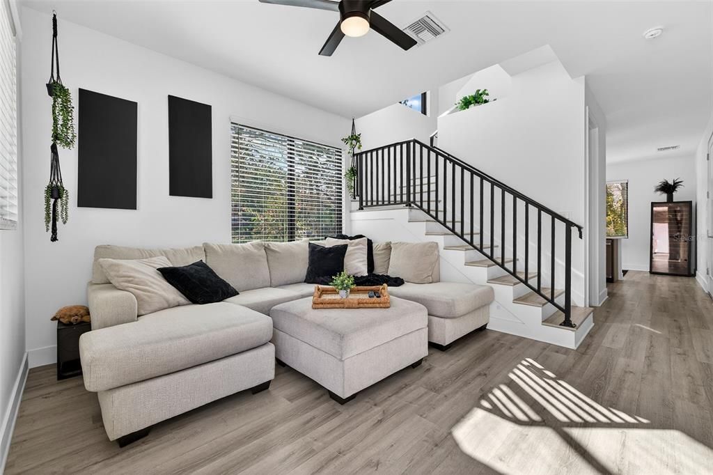 For Rent: $3,500 (3 beds, 2 baths, 1558 Square Feet)