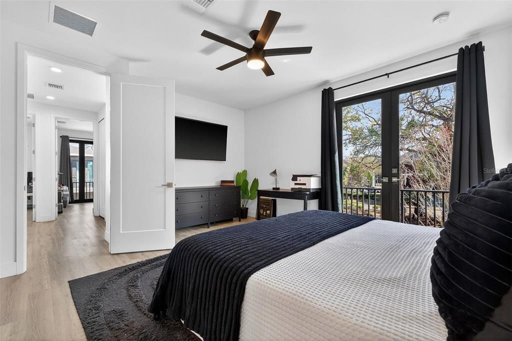 For Rent: $3,500 (3 beds, 2 baths, 1558 Square Feet)
