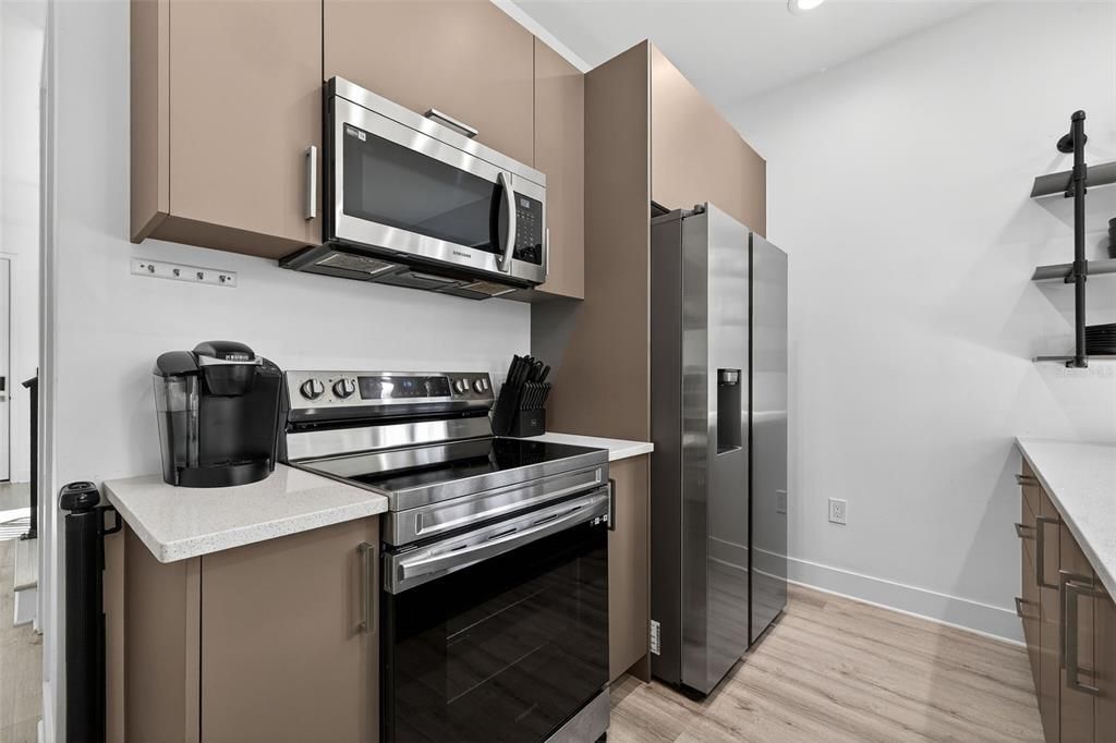 For Rent: $3,500 (3 beds, 2 baths, 1558 Square Feet)