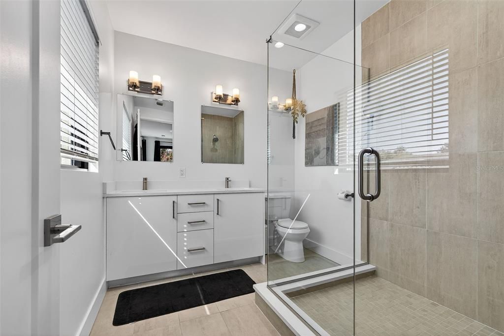For Rent: $3,500 (3 beds, 2 baths, 1558 Square Feet)