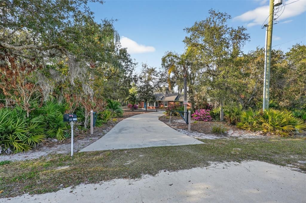 For Sale: $935,000 (3 beds, 2 baths, 1390 Square Feet)