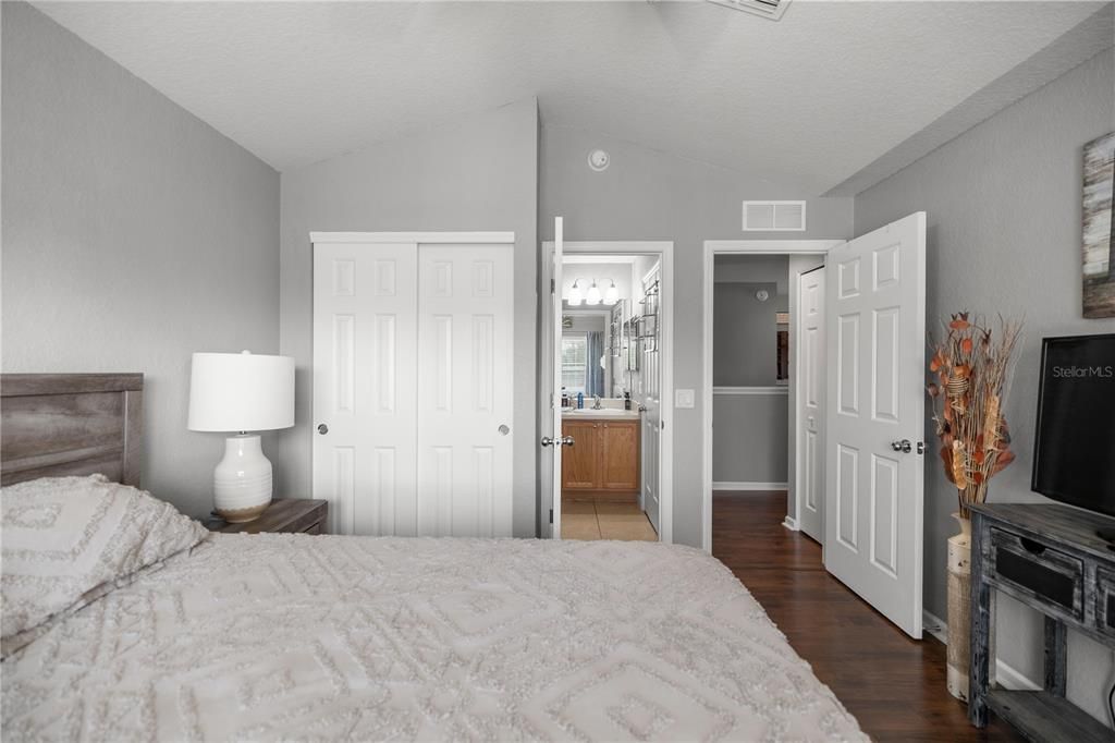 На продажу: $220,000 (3 спален, 2 ванн, 1864 Квадратных фут)